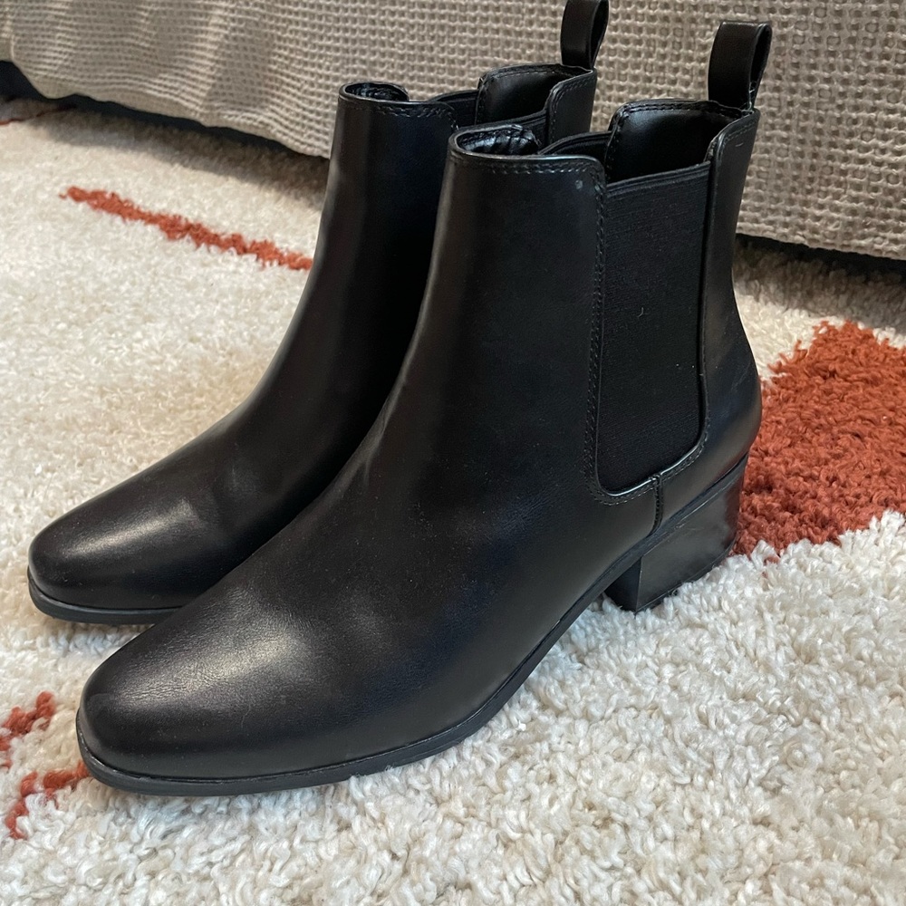 NWOT - Black Chelsea Boots